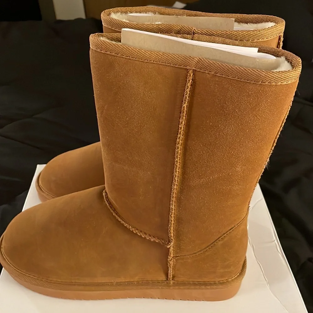 🔥Sale🔥pretty and comfy chestnut suede boots ..NWOT..NIB..never worn - Picture 2 of 5